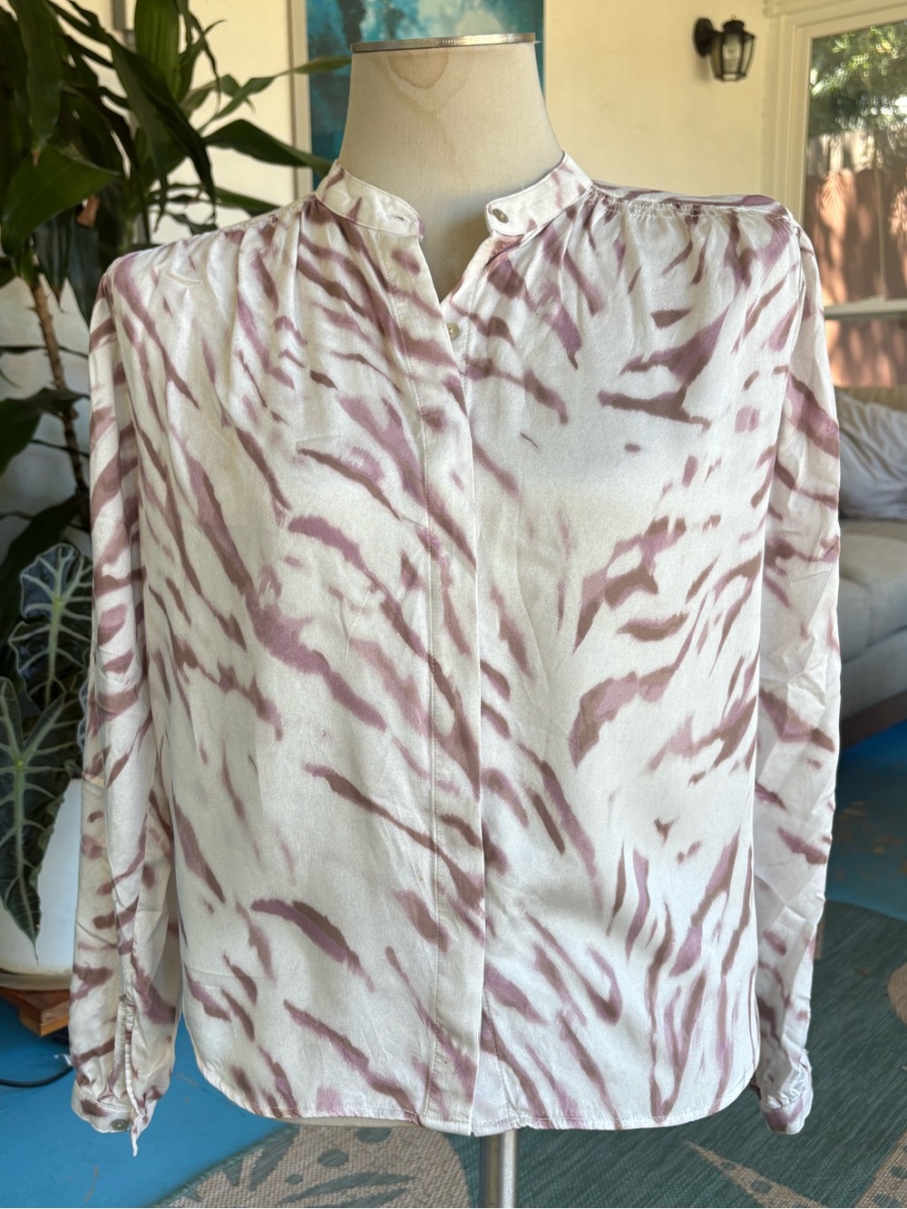 Bella Dahl Cream Blouse with Dusty Rose Abstract Print